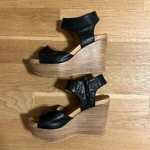ETHEM Soft Black Leather Wooden Wedges